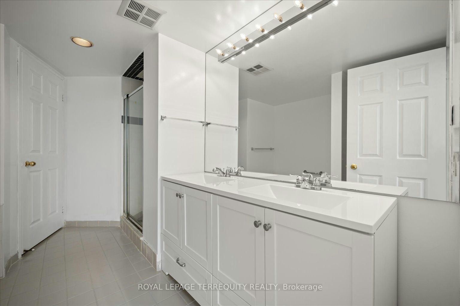 731-22 Southport Street, Toronto, ON, M6S 4Y9 - 25