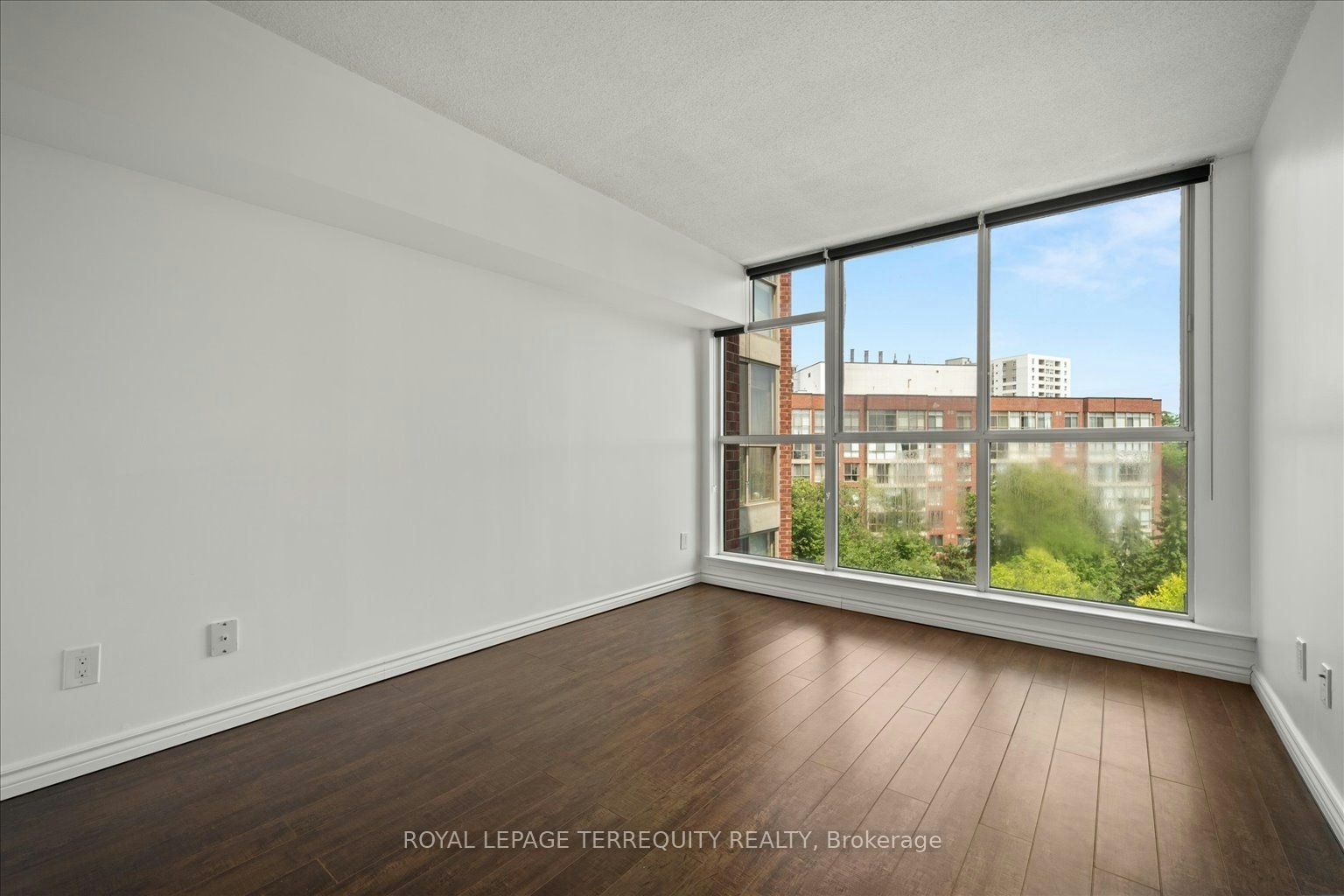 731-22 Southport Street, Toronto, ON, M6S 4Y9 - 23