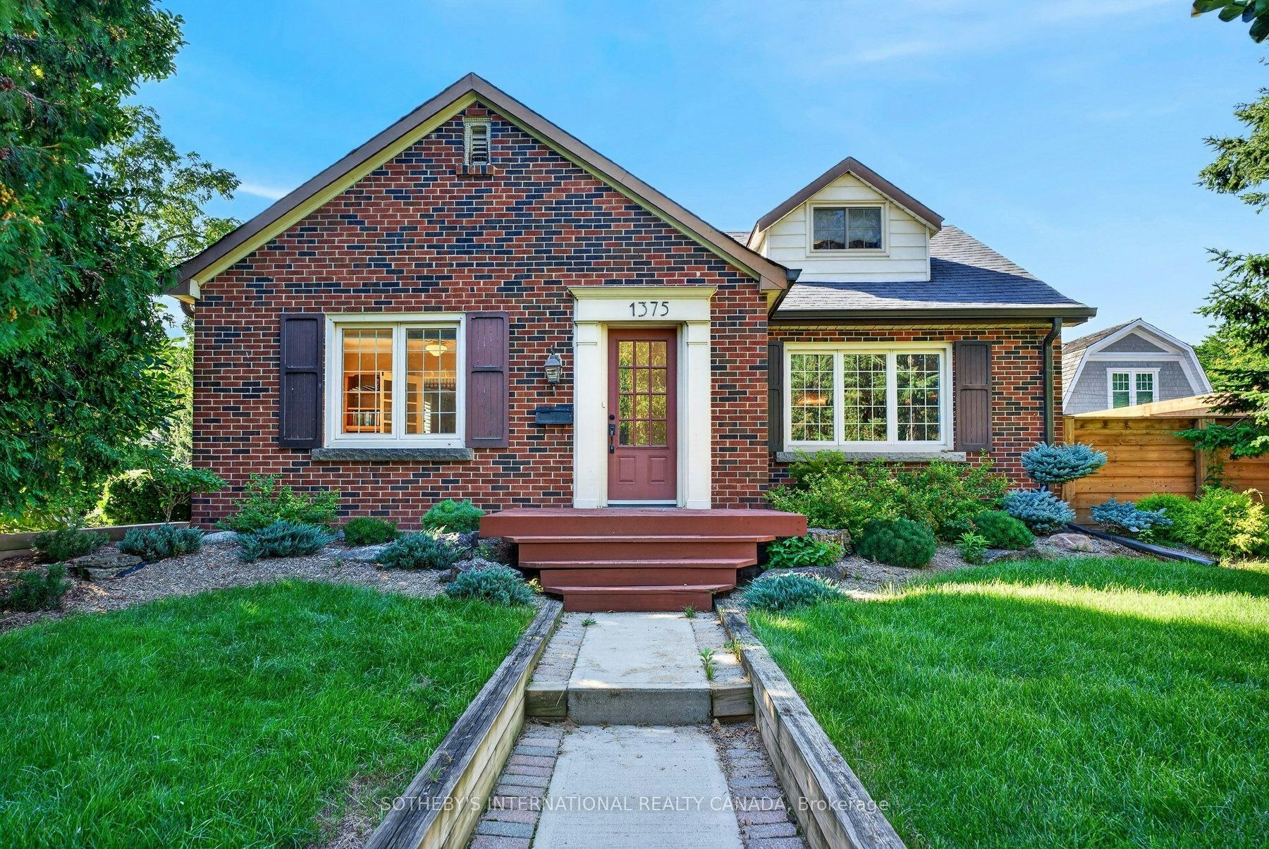 1375 Caroline Street, Burlington, ON, L7S 1H5