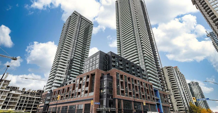 703-430 Square One Drive, Mississauga, ON, L5B 0L6