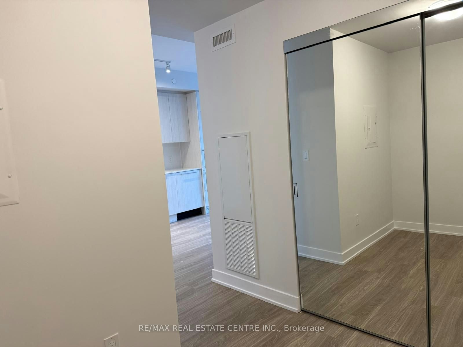 703-430 Square One Drive, Mississauga, ON, L5B 0L6 - 11
