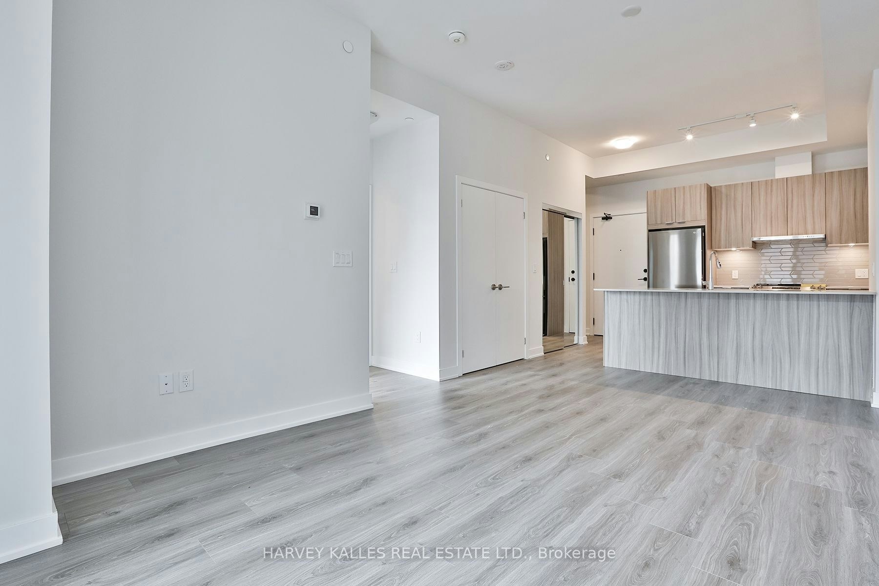 306-430 Square One Drive, Mississauga, ON, L5B 0L6 - 14