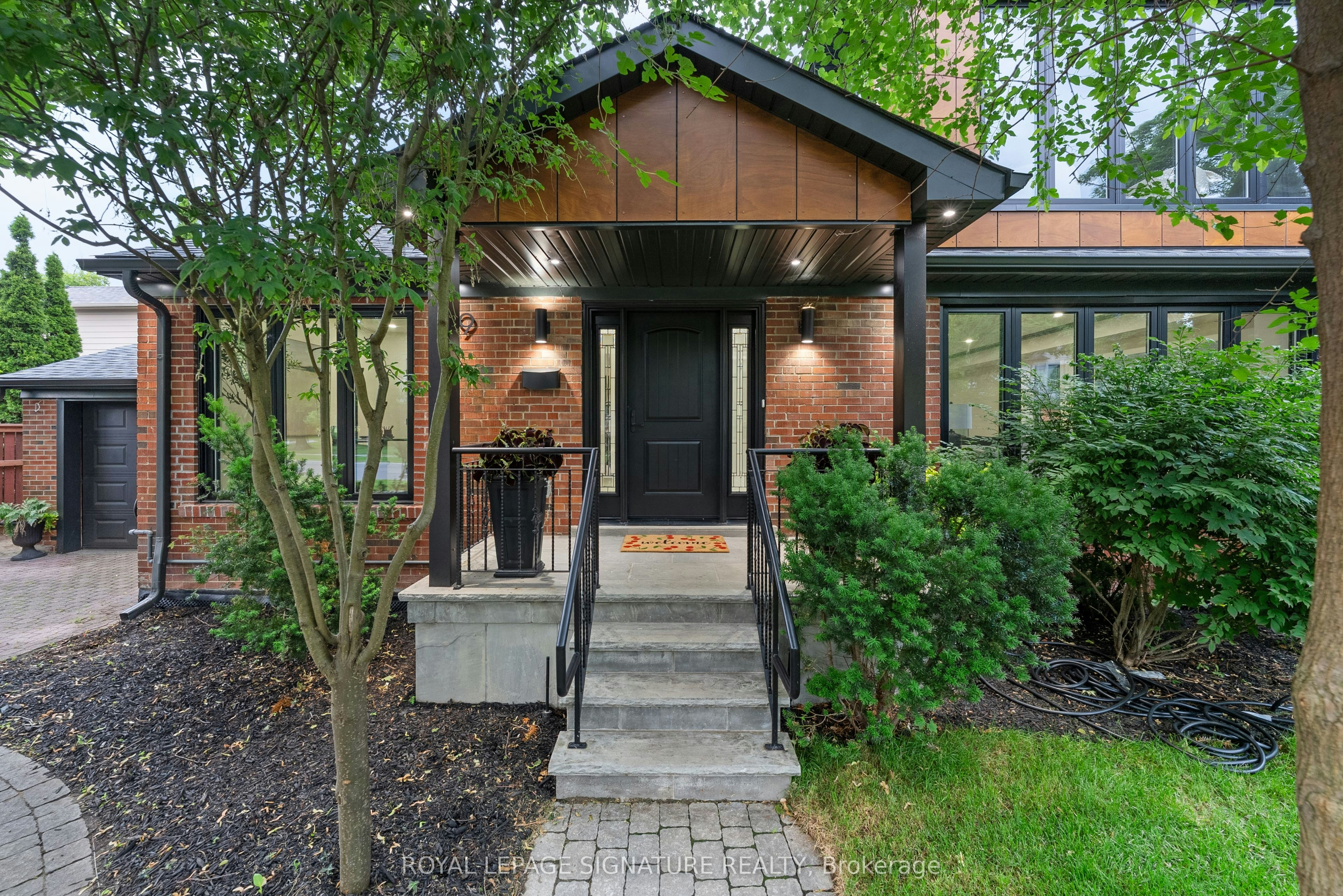 29 Blaketon Road, Toronto, ON, M9B 4W4