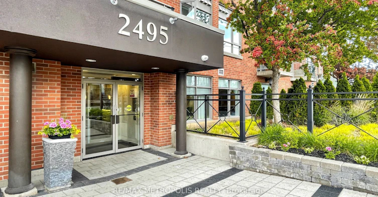 614-2495 Dundas Street W, Toronto, ON, M6P 1X4 - 2