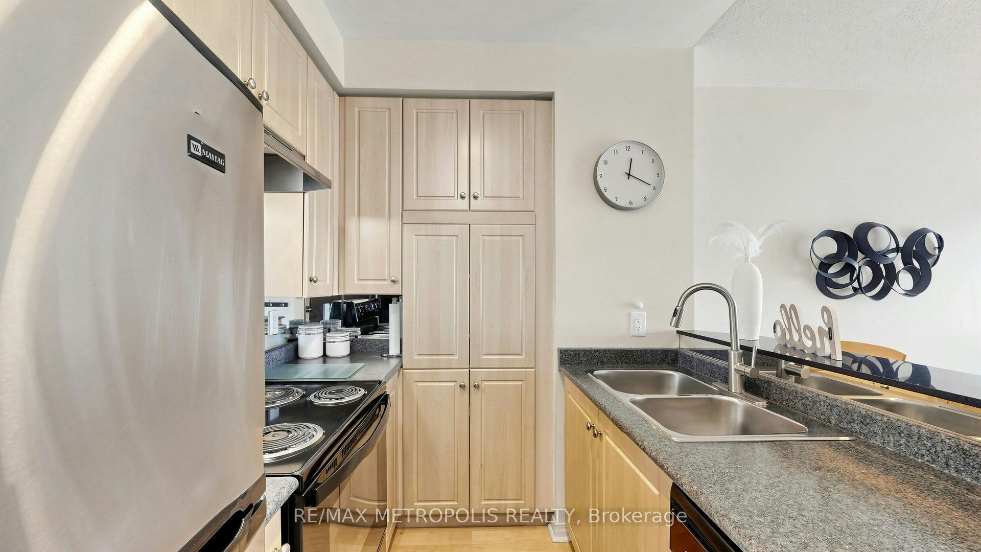 614-2495 Dundas Street W, Toronto, ON, M6P 1X4 - 16