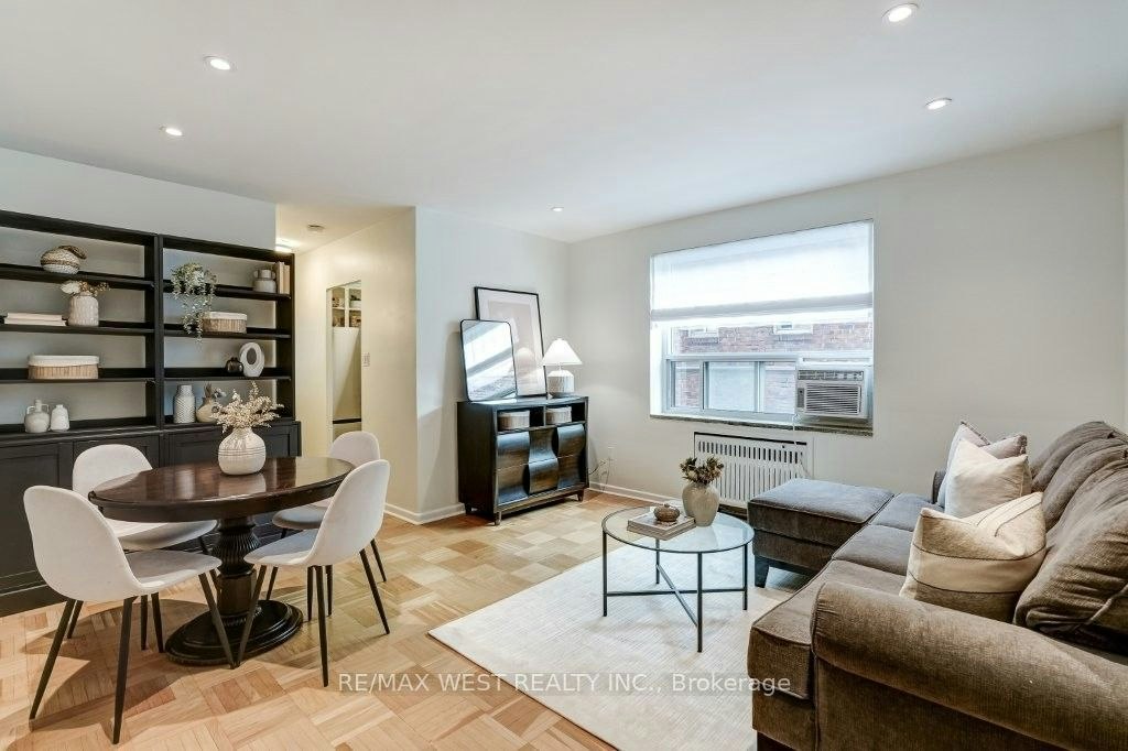 203-2000 Bloor Street W - 4