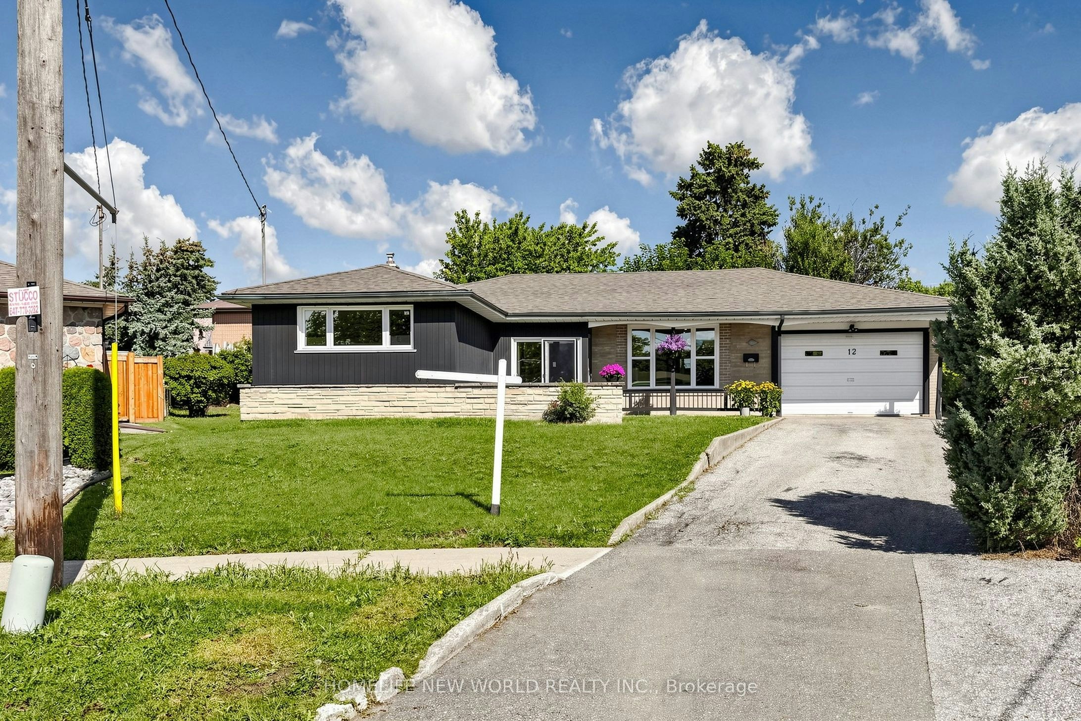 12 Greyfriar Court, Toronto, ON, M3N 2A9