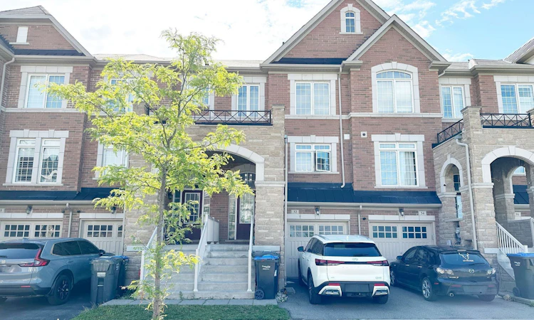 32 Rockman Crescent