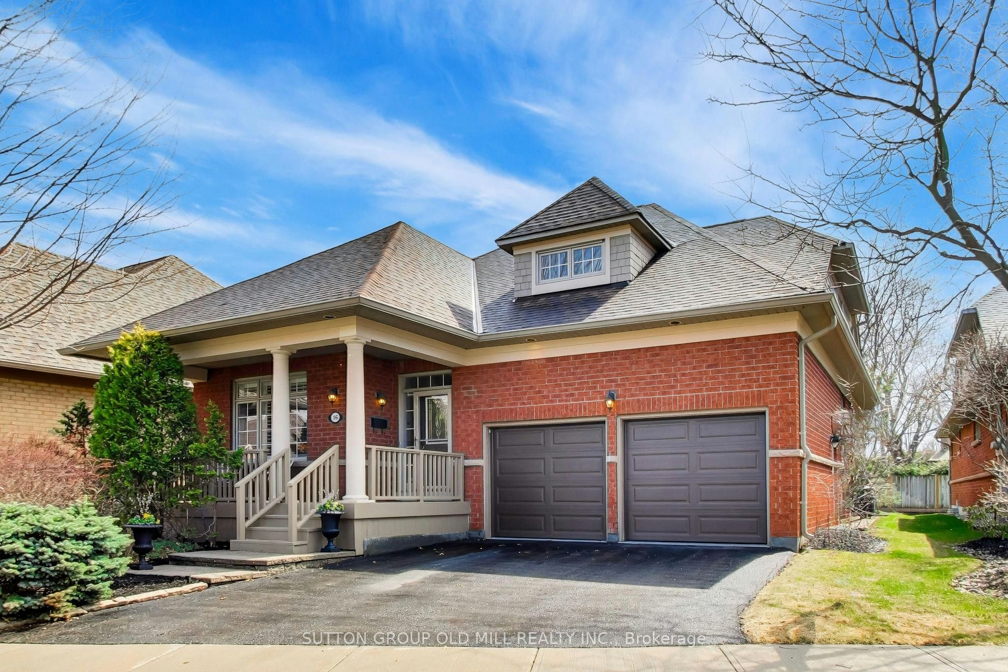 16-2175 Stavebank Road, Mississauga, ON, L5C 1T3