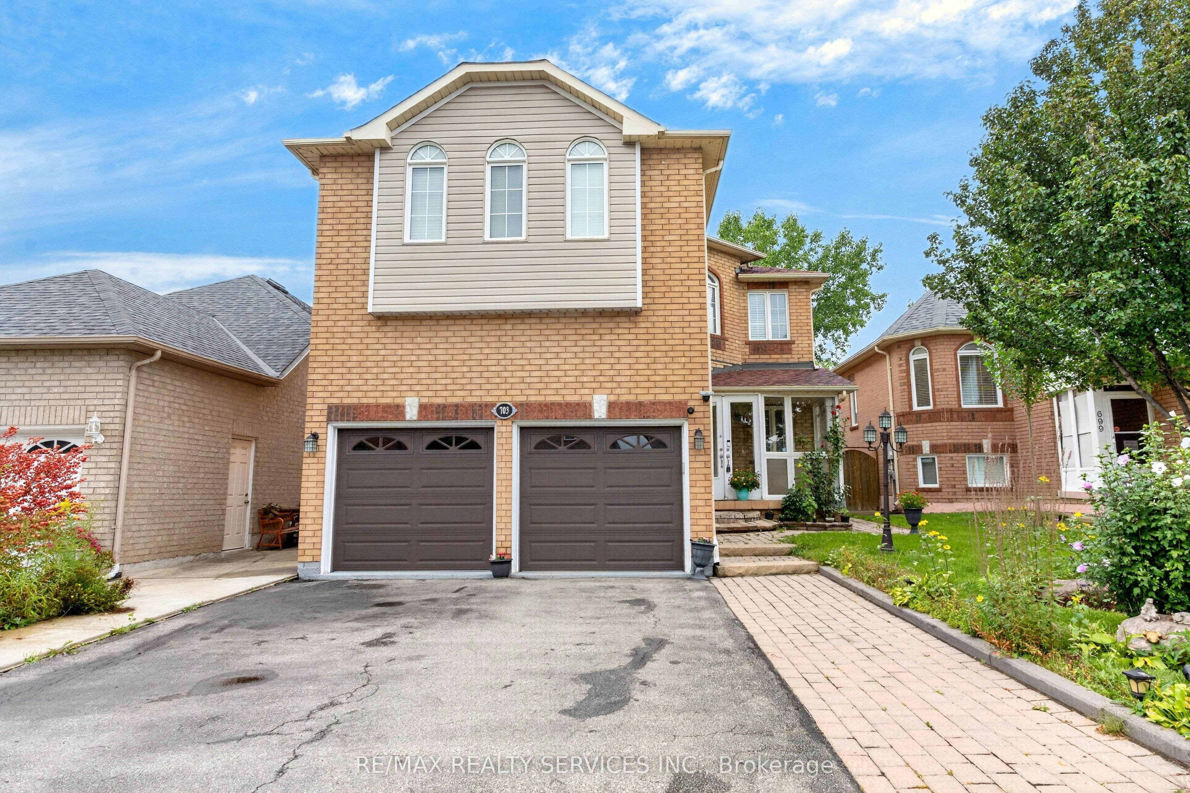 703 Twain Avenue, Mississauga, ON, L5W 1K7