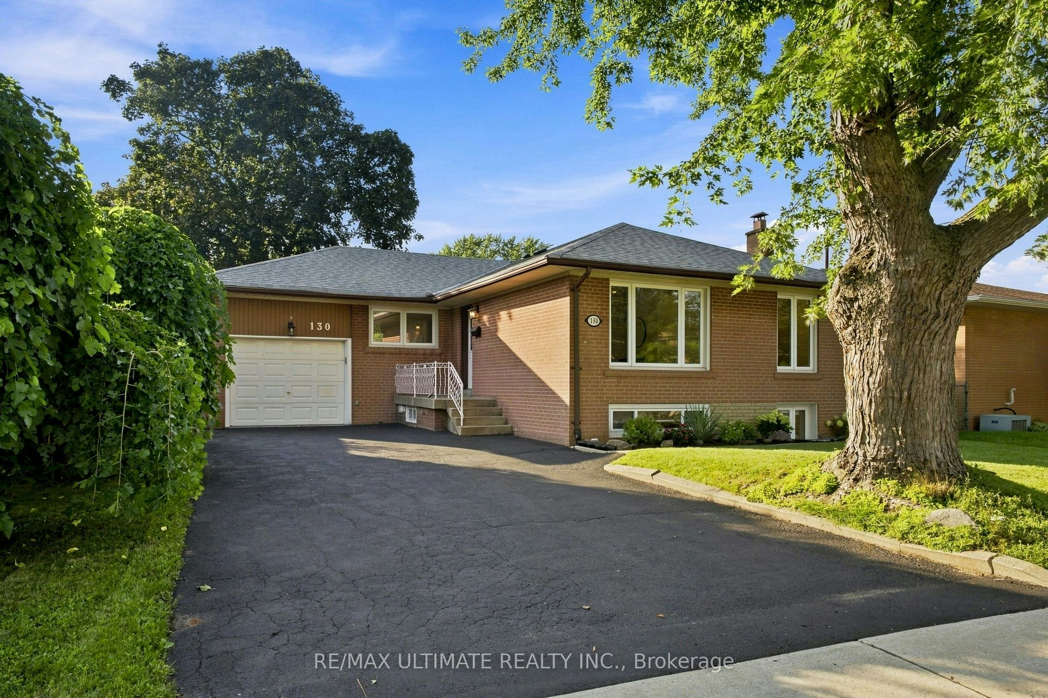 130 Thistle Down Boulevard, Toronto, ON, M9V 1J8