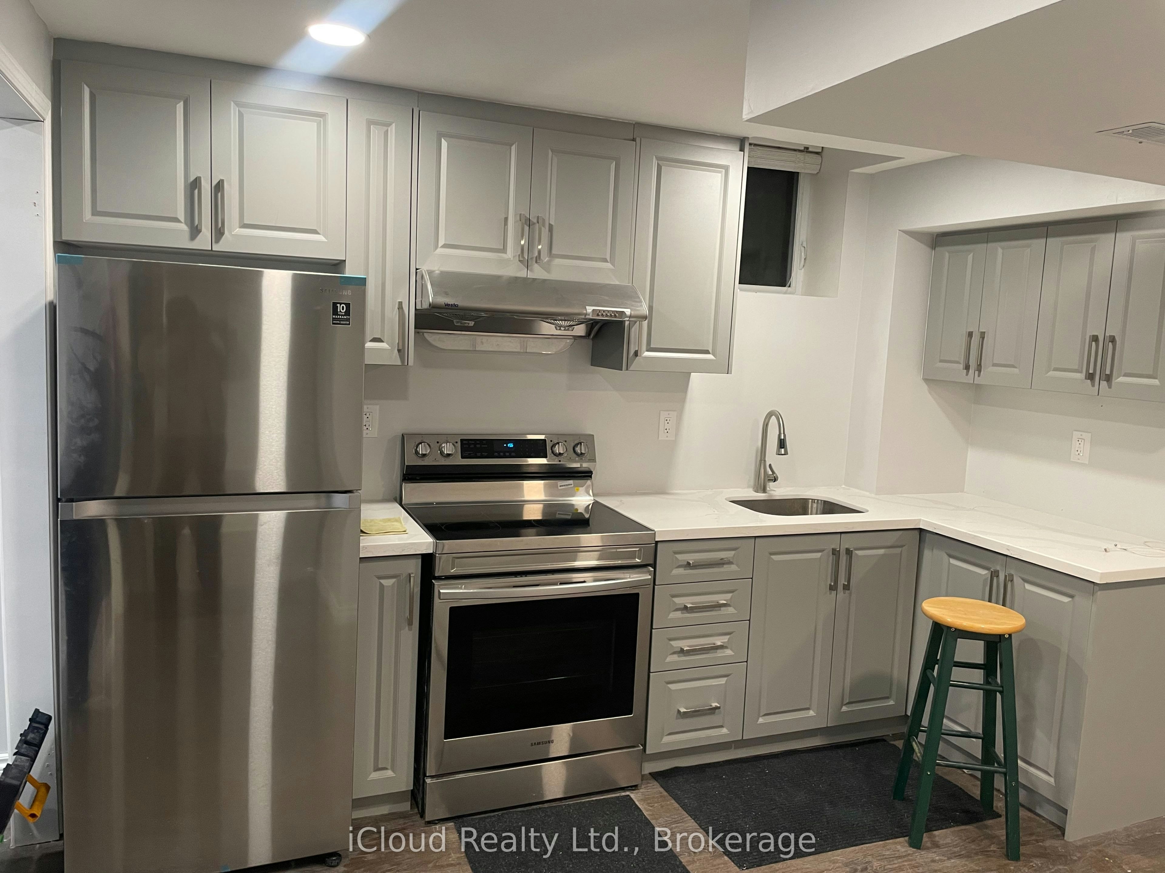 BSMT-5673 Ethan Drive, Mississauga, ON, L5M 0V1 - 2
