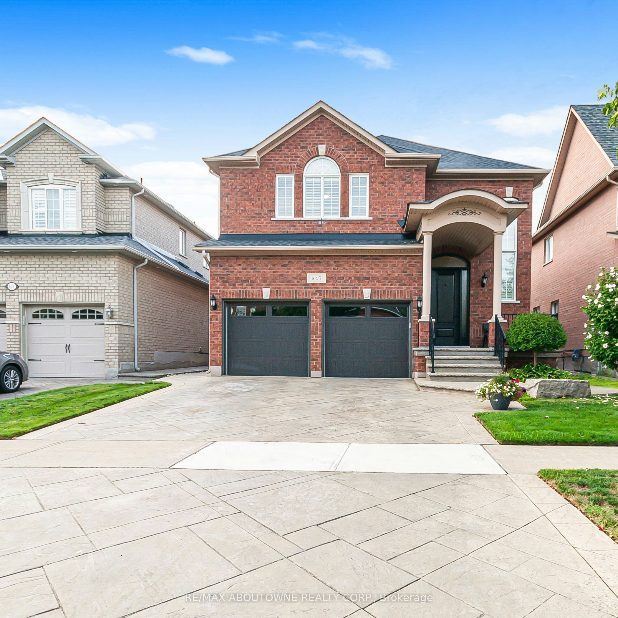 817 Brass Winds Place, Mississauga, ON, L5W 1T4