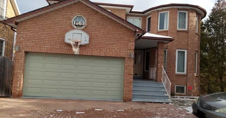 1669 Kipling Avenue, Toronto, ON, M9R 2Y4