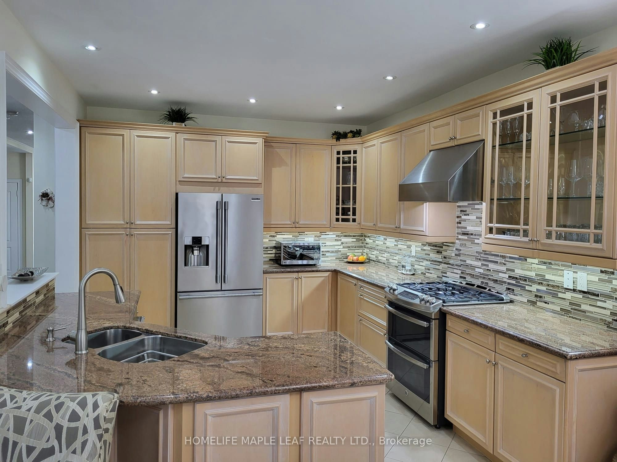 69 Huntspoint Drive, Brampton, ON, L6P 2G3 - 7