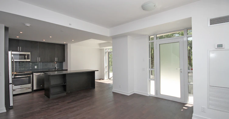 TH01-2212 Lake Shore Boulevard W, Toronto, ON, M8V 0C2 - 3