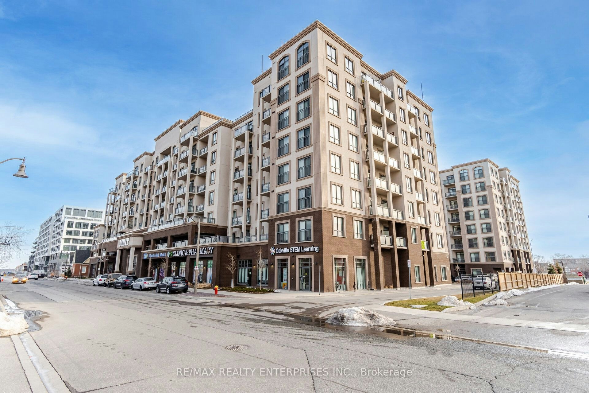 203-2486 Old Bronte Road, Oakville, ON, L6M 4J2