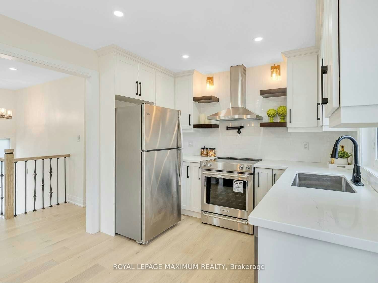 Upper Level-8 Lawrence Crescent, Brampton, ON, L6W 2P3 - 8