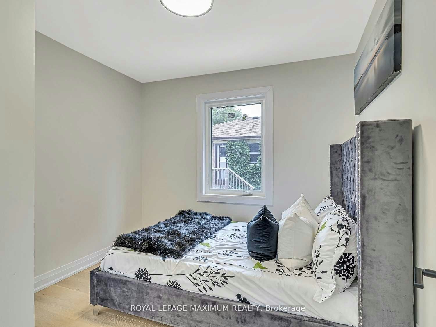 Upper Level-8 Lawrence Crescent, Brampton, ON, L6W 2P3 - 11