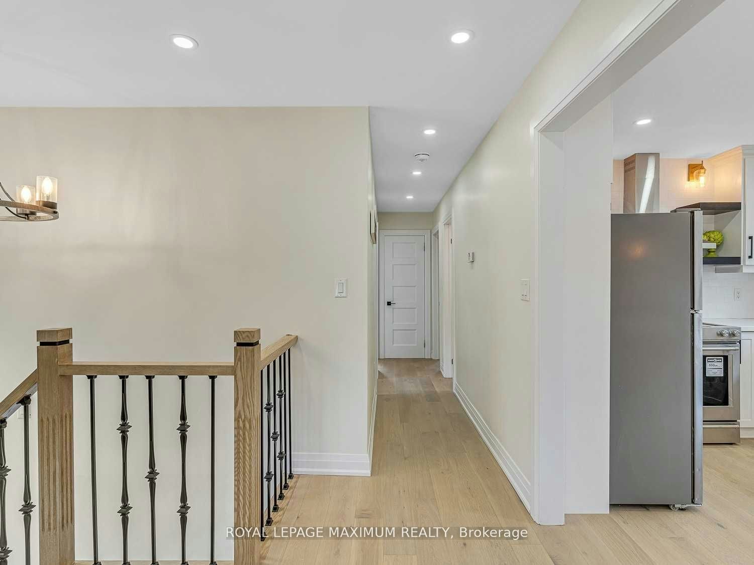 Upper Level-8 Lawrence Crescent, Brampton, ON, L6W 2P3 - 9