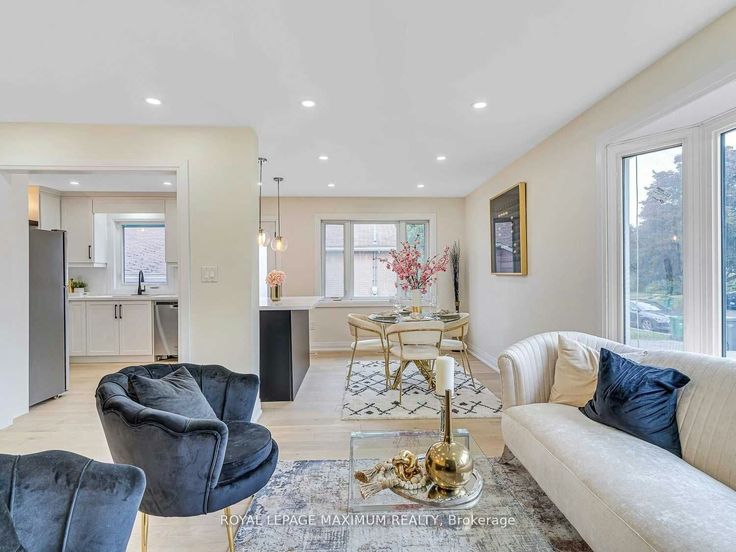 Upper Level-8 Lawrence Crescent, Brampton, ON, L6W 2P3 4