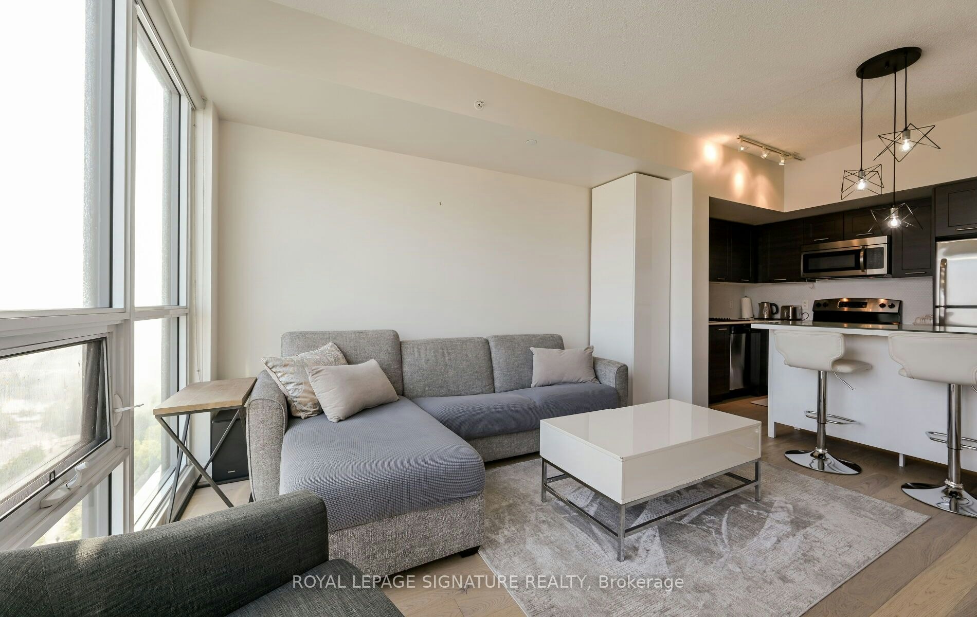 2209-2212 Lake Shore Boulevard W, Toronto, ON, M8V 1A4