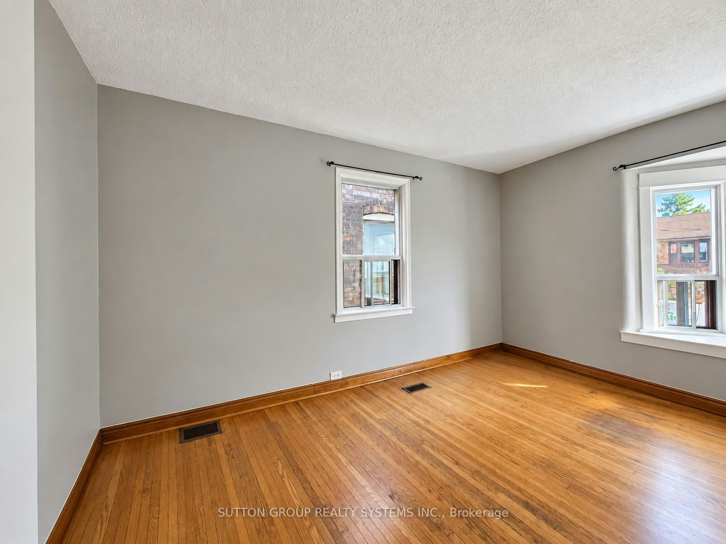 2nd Floor-1986 Davenport Road, Toronto, ON, M6N 1C4 - 4