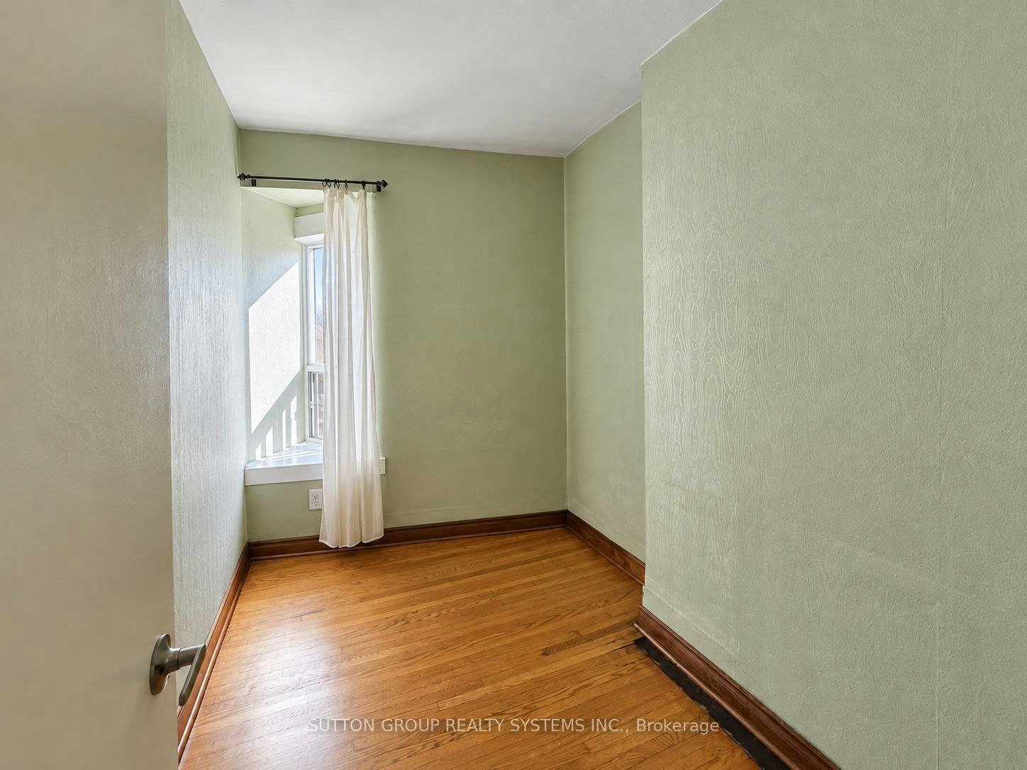 2nd Floor-1986 Davenport Road, Toronto, ON, M6N 1C4 - 6