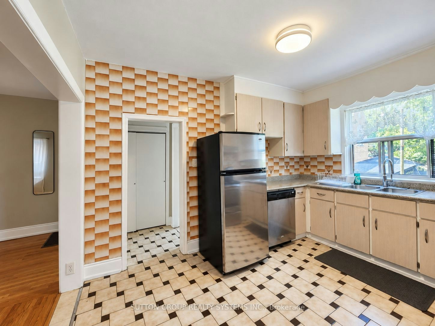 2nd Floor-1986 Davenport Road, Toronto, ON, M6N 1C4 - 2