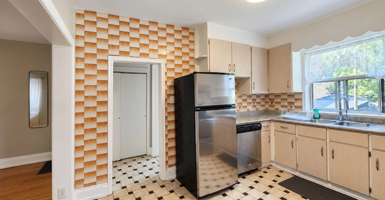 2nd Floor-1986 Davenport Road, Toronto, ON, M6N 1C4 - 2