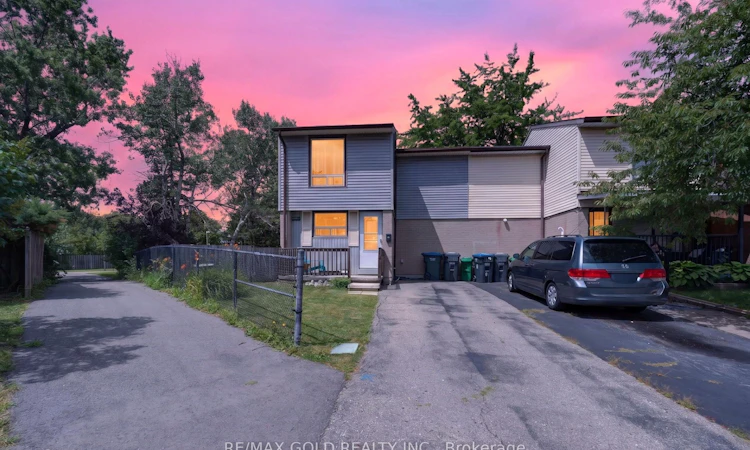 13 Gold Pine Court