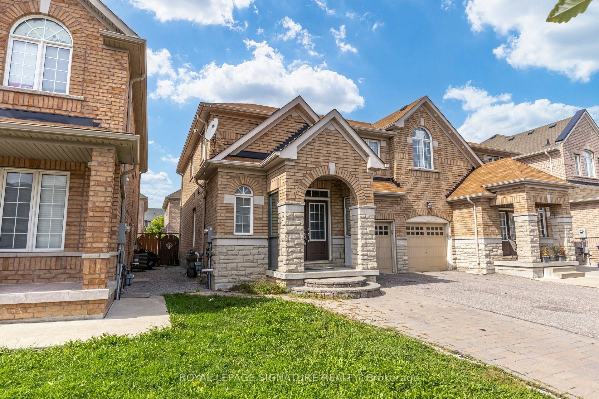 (Upper)-42 Daden Oaks Drive, Brampton, ON, L6P 3R8 - 3