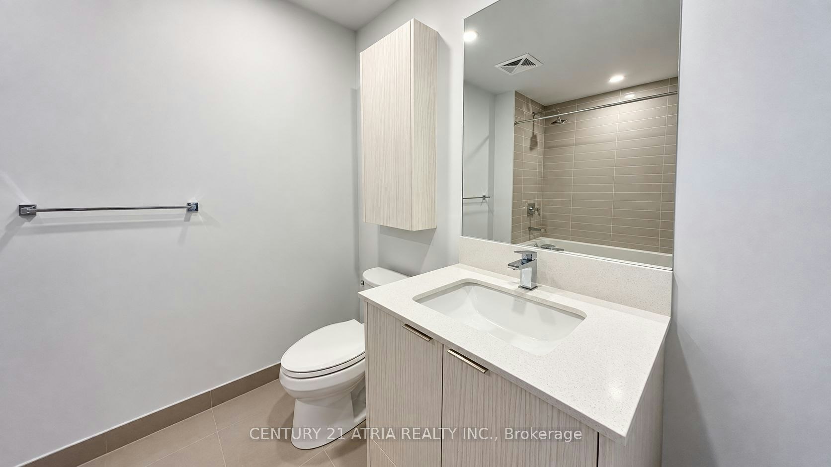 323-430 Square One Drive, Mississauga, ON, L5B 0L6 - 9