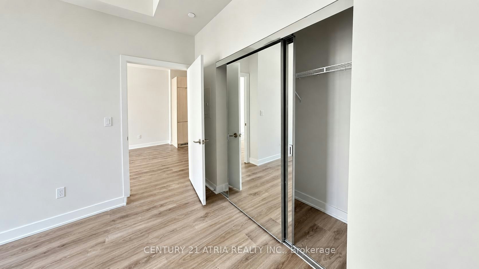 323-430 Square One Drive, Mississauga, ON, L5B 0L6 - 7