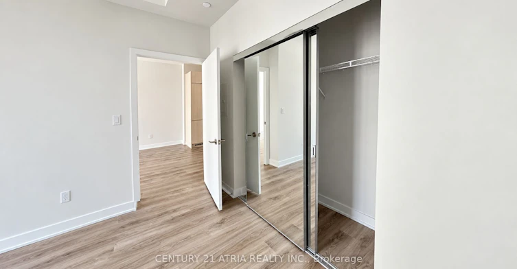 323-430 Square One Drive, Mississauga, ON, L5B 0L6 - 7