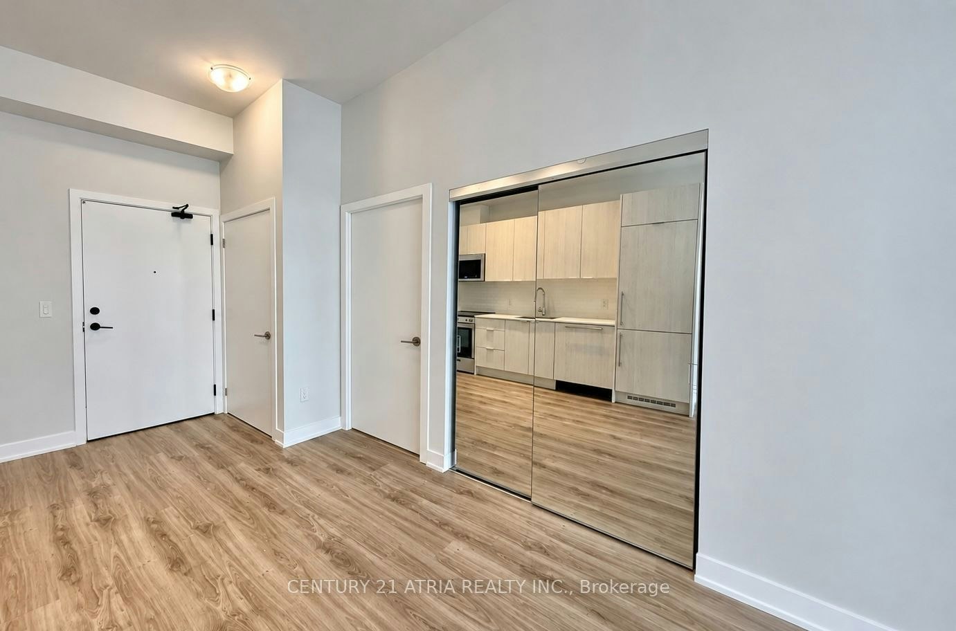 323-430 Square One Drive, Mississauga, ON, L5B 0L6 - 8