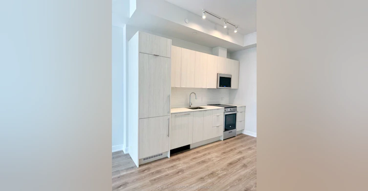 323-430 Square One Drive, Mississauga, ON, L5B 0L6 - 10