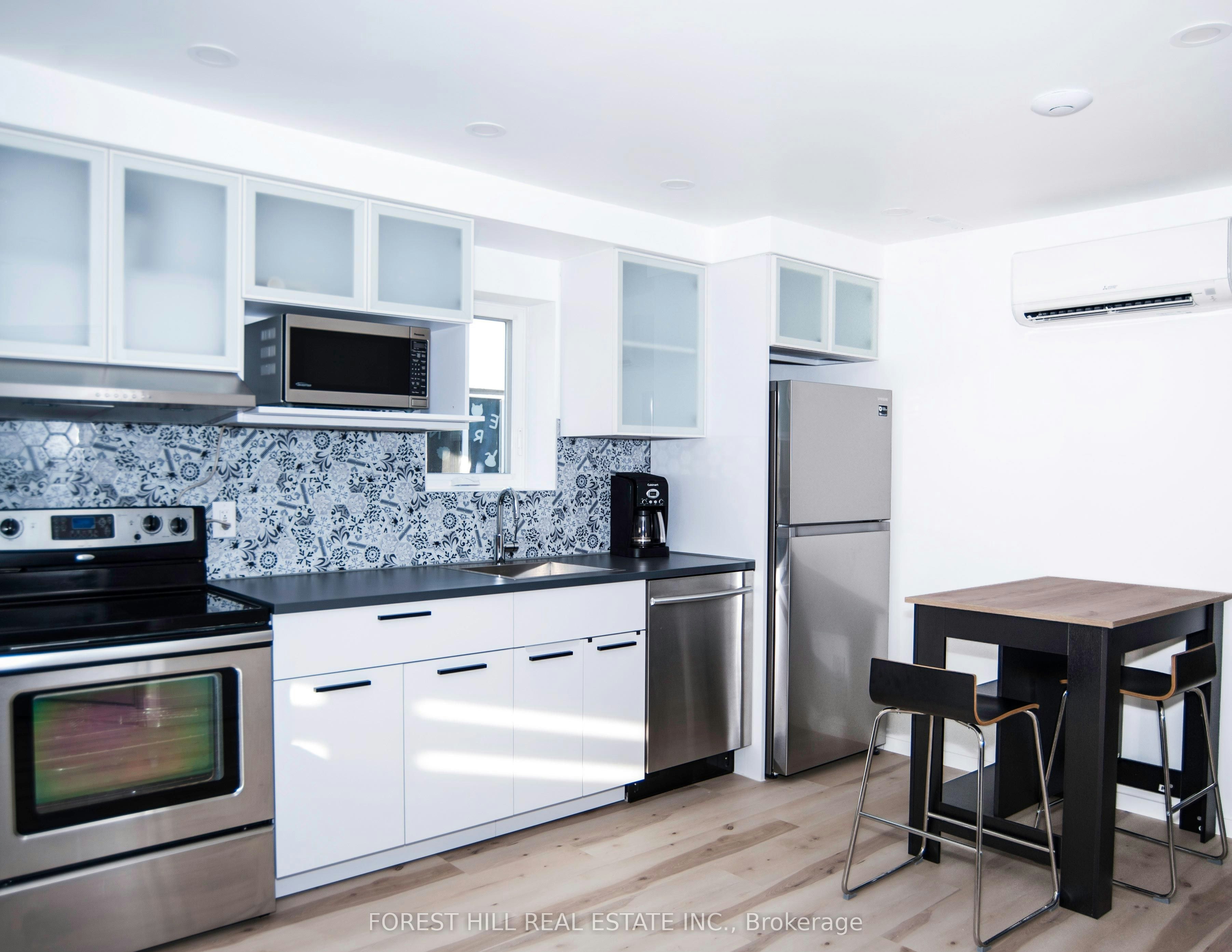 Second Floor-214 Blackthorn Avenue, Toronto, ON, M6N 3H8 - 3