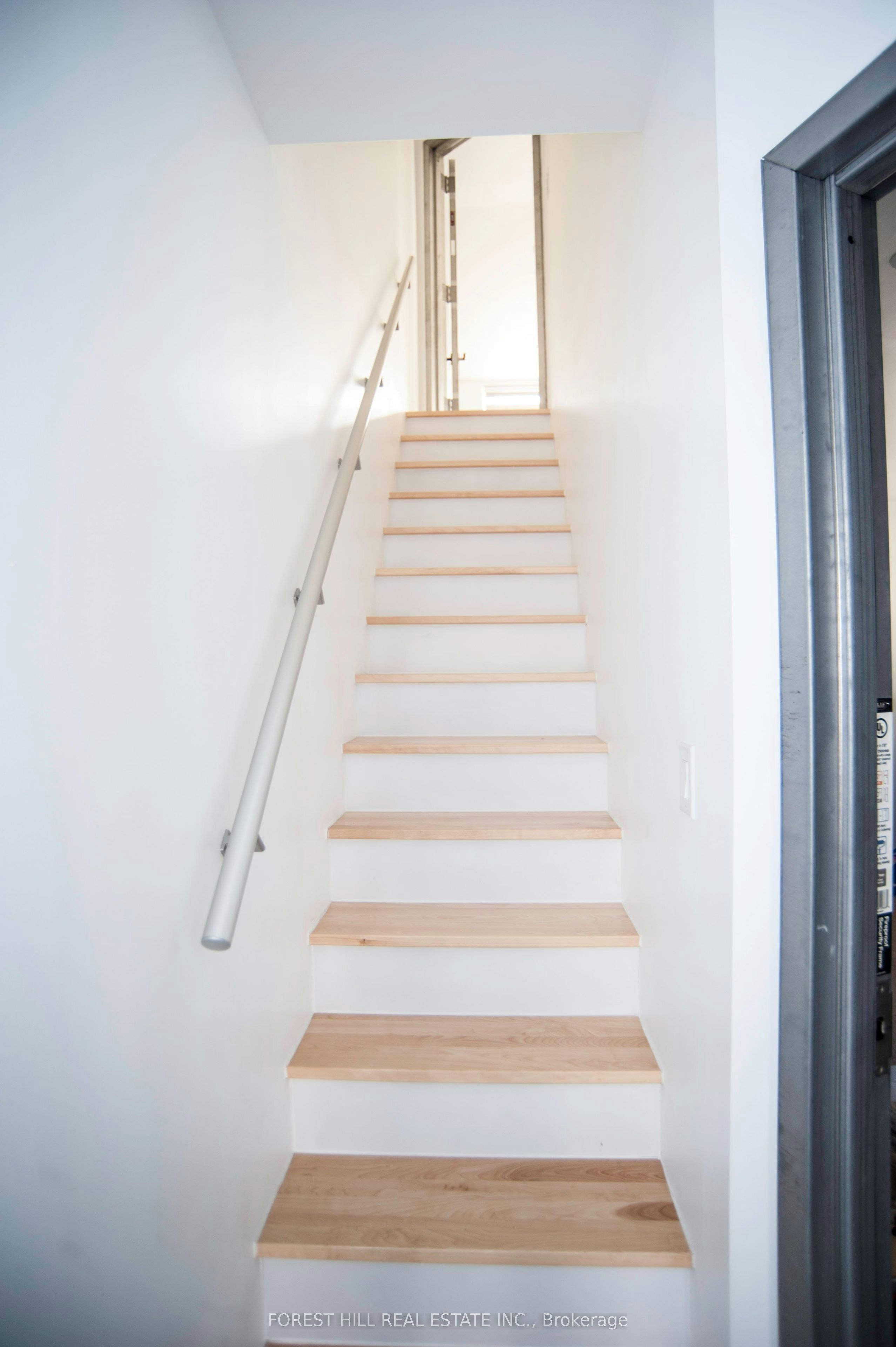 Second Floor-214 Blackthorn Avenue, Toronto, ON, M6N 3H8 - 11