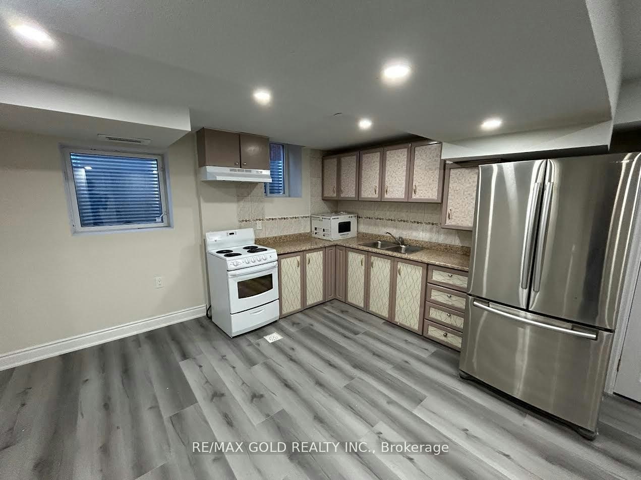 Bsmt-1028 Fernandez Drive, Mississauga, ON, L5V 1W9 - 7