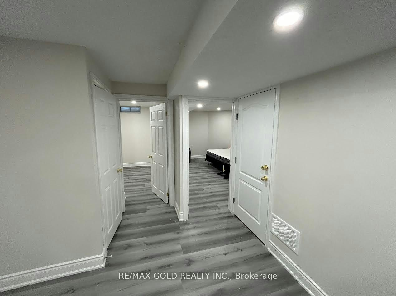 Bsmt-1028 Fernandez Drive, Mississauga, ON, L5V 1W9 - 6
