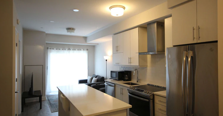 108-128 Grovewood Common, Oakville, ON, L6H 0X3 - 2