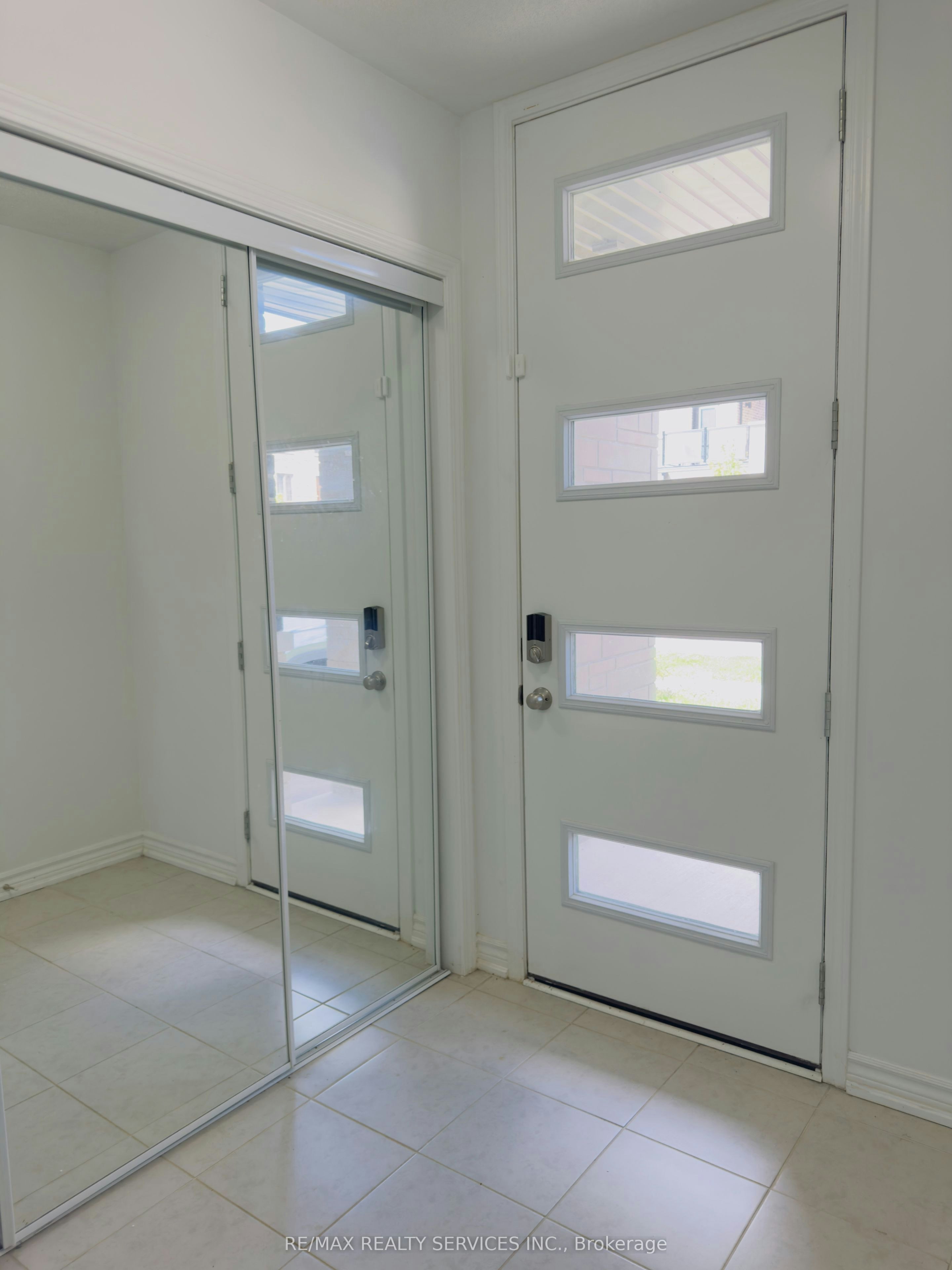 182 Keppel Circle, Brampton, ON, L7A 5K5 - 2