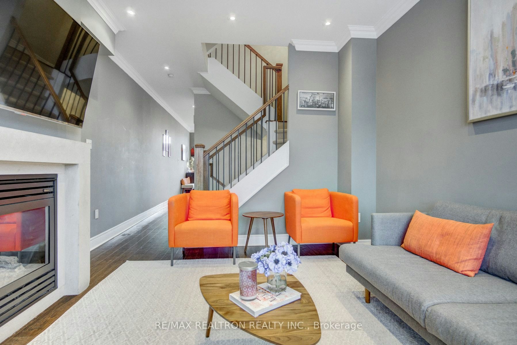 573 Oxford Street, Toronto, ON, M8Y 1E6 - 3