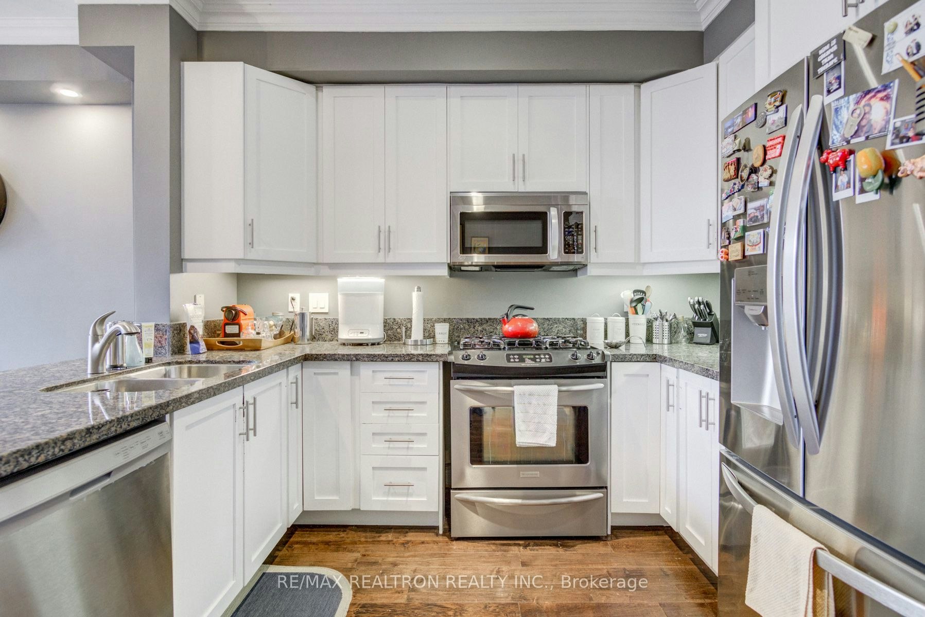 573 Oxford Street, Toronto, ON, M8Y 1E6 - 6