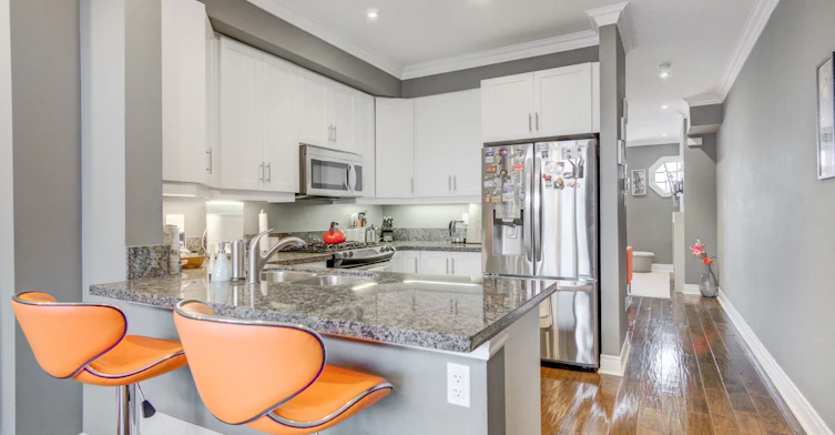 573 Oxford Street, Toronto, ON, M8Y 1E6 - 5