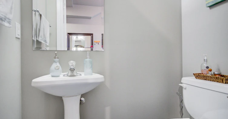 573 Oxford Street, Toronto, ON, M8Y 1E6 - 18