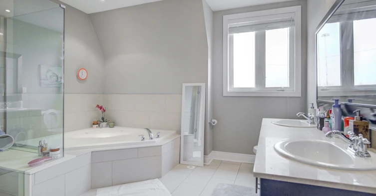 573 Oxford Street, Toronto, ON, M8Y 1E6 - 14