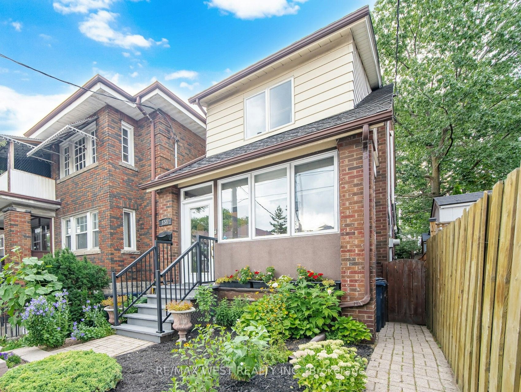 151 Jane Street, Toronto, ON, M6S 3Y8