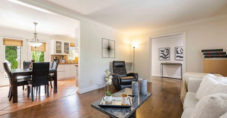 11 Duval Drive, Toronto, ON, M6L 2J9 - 15